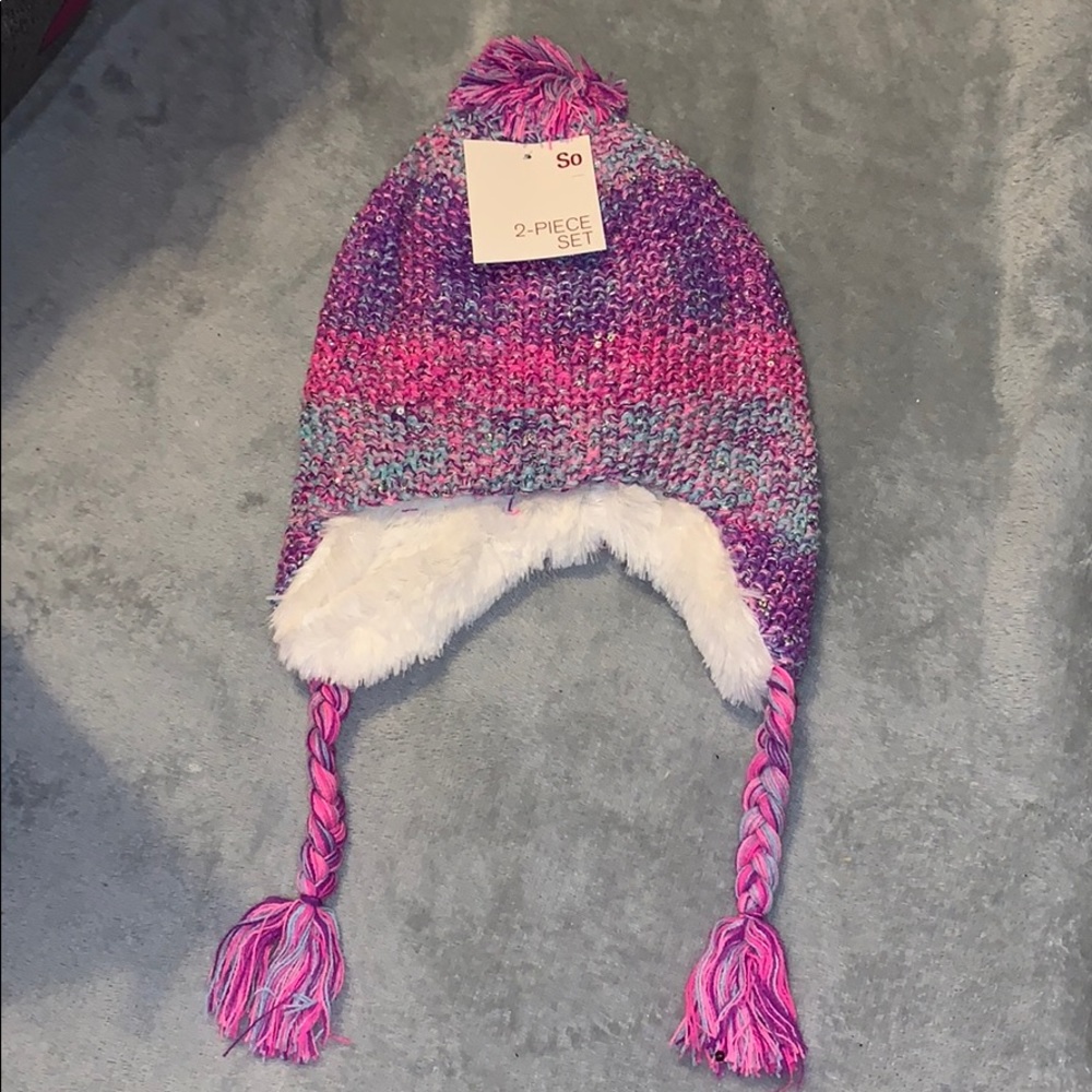Girls 2 piece hat and glove set, NWT, pink, purple